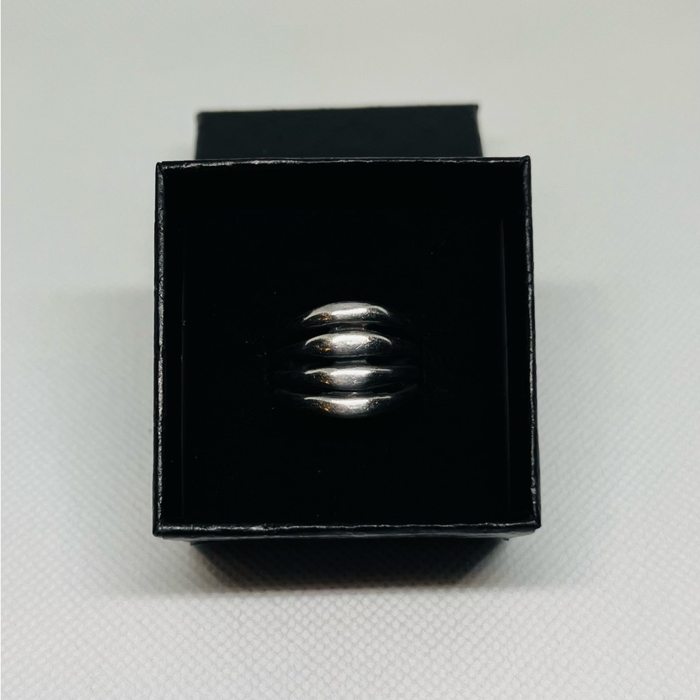 This Fun & Funky Vintage Silver Ring (925) has the Illusion of 4 Rings. 🙌